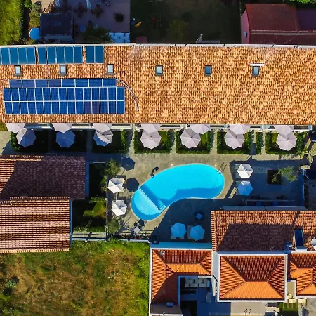 Theros & Aparthotel 4*