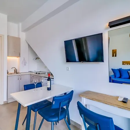 Theros & Aparthotel Chrisi Ammoudia
