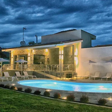 Aparthotel Theros & 4*