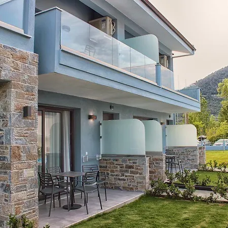 Theros & Aparthotel 4*