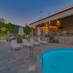 Theros & Apart-hotel