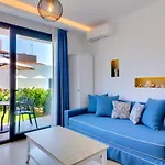 Theros & Apart-hotel 4*