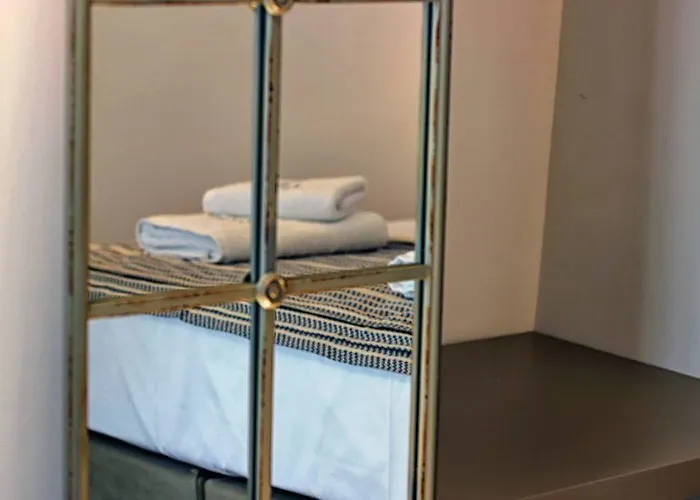 Theros & Apart-hotel