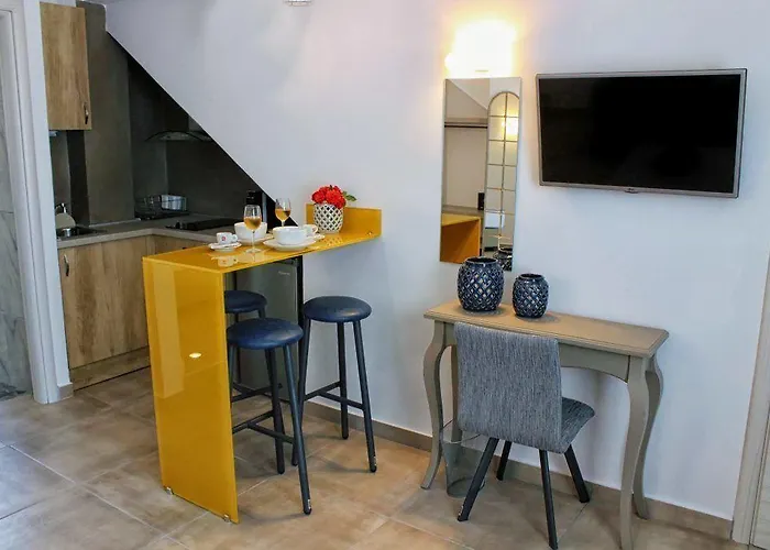 Theros & Chrysi Ammoudia