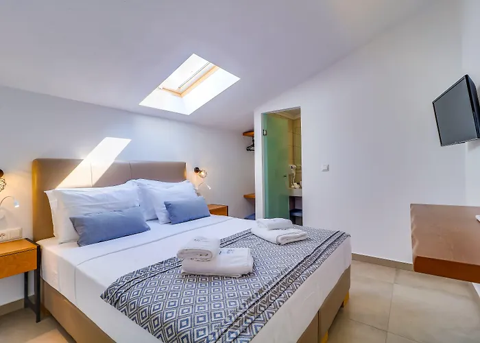 Theros & Apart-hotel Chrysi Ammoudia